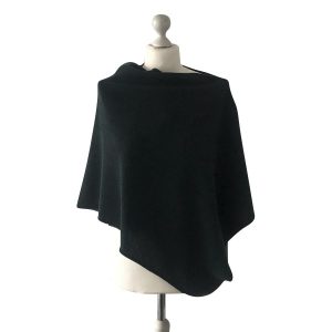 Pullover-Poncho in Schwarz aus 100% feinster Merinowolle