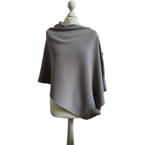 Pullover-Poncho in Taupe-méliert aus 100% feinster Merinowolle